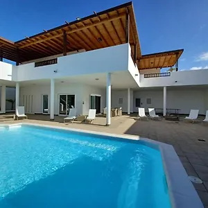 Lanzarote Puerto Calero